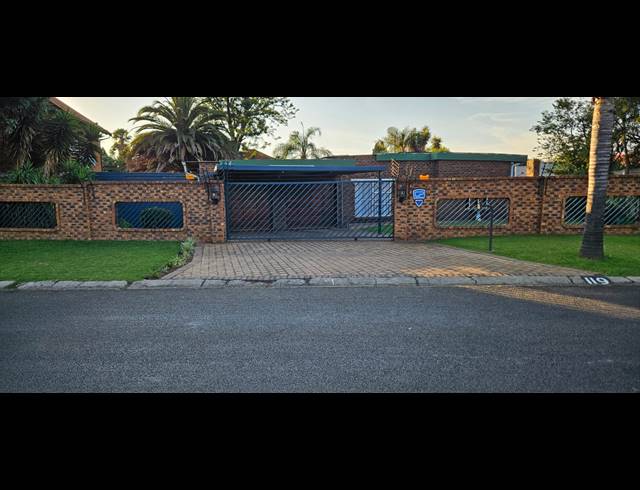 4 BEDROOM HOUSE TO LET IN SUNAIR PARK